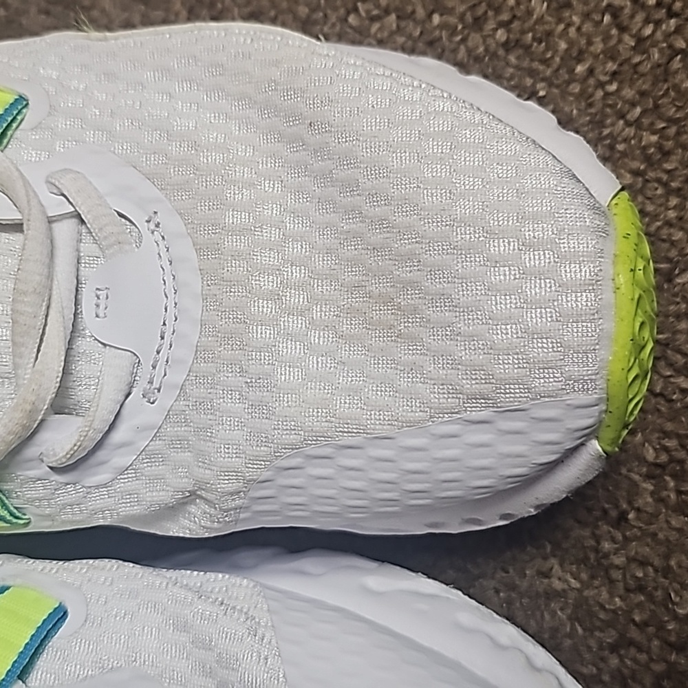 Nike Renew Retaliation TR 2 'White Volt - Picture 6 of 10